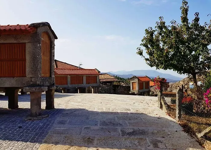 Casa Do Santo بيت للعطل لوفيوس